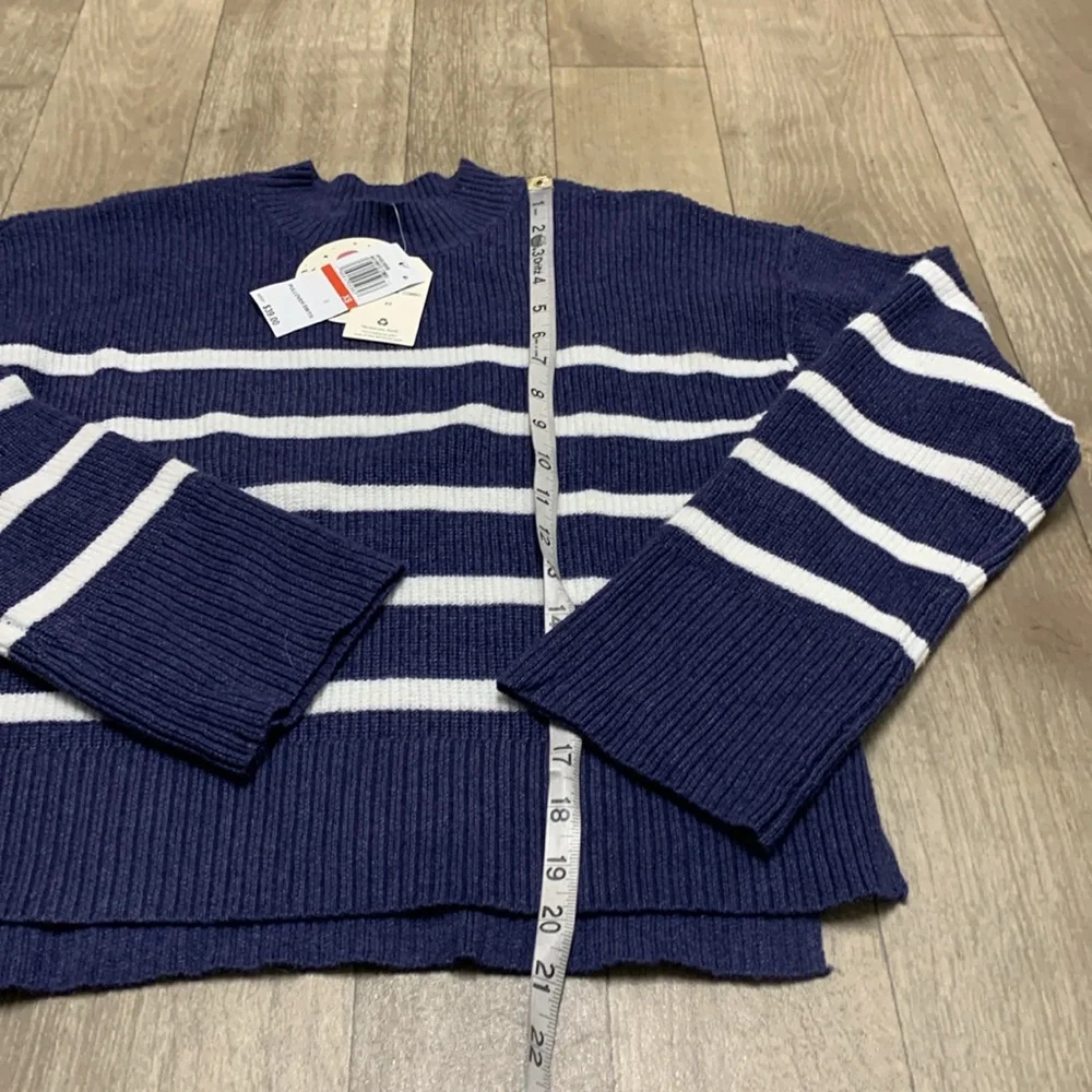 Womens NWT Hippie Rose‎ Stripe Crewneck Pullover Sweater